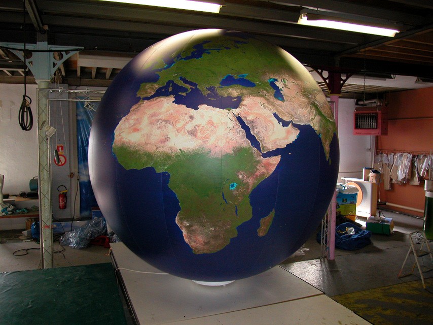 Sphère Gonflable Planète Terre